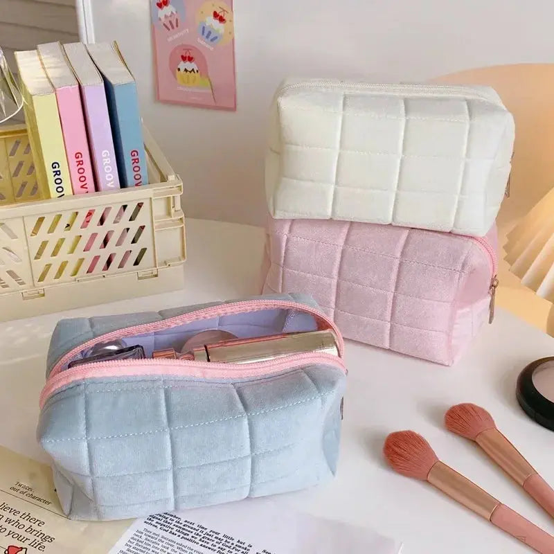 1 Pc Cute Plush Makeup Bag for Women Zipper Large Solid Color Cosmetic Bag Travel Make Up Toiletry Bag Washing Pouch Ultimate Bag Store