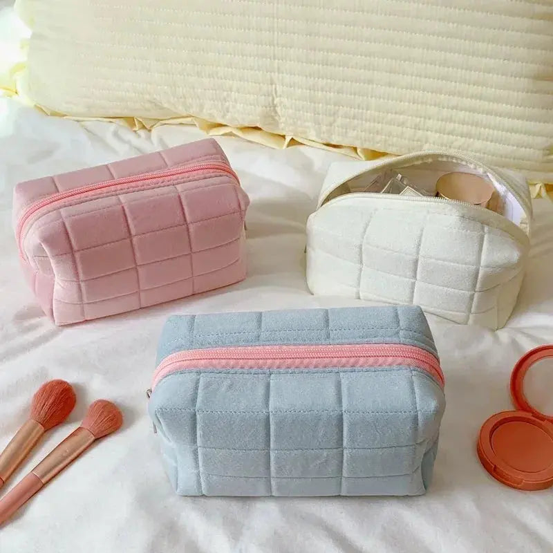 1 Pc Cute Plush Makeup Bag for Women Zipper Large Solid Color Cosmetic Bag Travel Make Up Toiletry Bag Washing Pouch Ultimate Bag Store