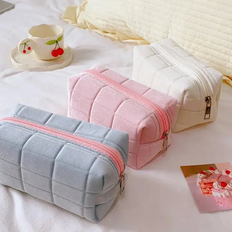 1 Pc Cute Plush Makeup Bag for Women Zipper Large Solid Color Cosmetic Bag Travel Make Up Toiletry Bag Washing Pouch Ultimate Bag Store
