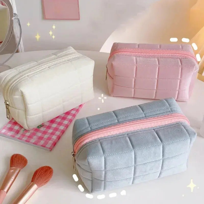 1 Pc Cute Plush Makeup Bag for Women Zipper Large Solid Color Cosmetic Bag Travel Make Up Toiletry Bag Washing Pouch Ultimate Bag Store