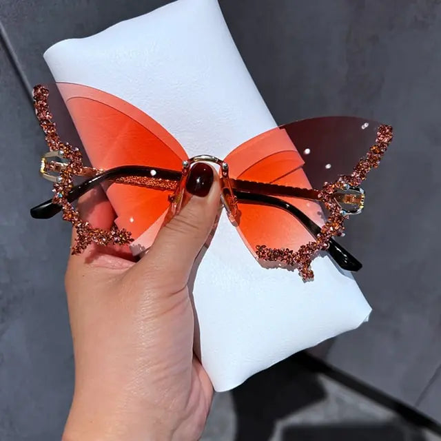 Gafas de sol con forma de mariposa y diamantes