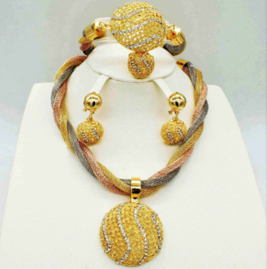 Conjunto de joyas de oro fino