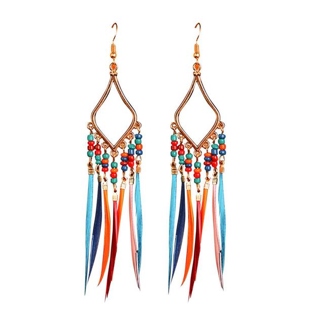 Pendientes de plumas y borlas