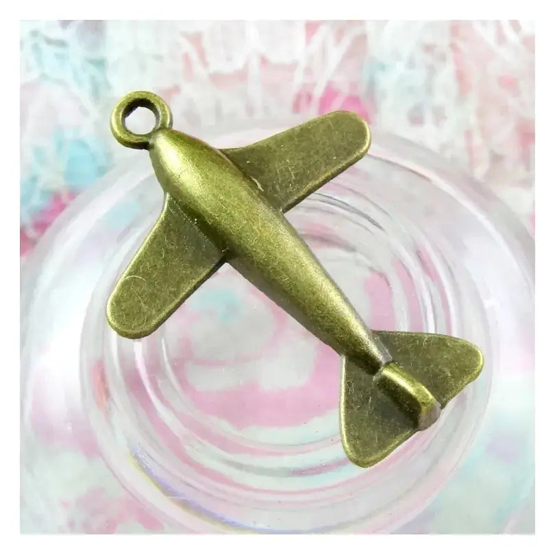 Elevate Your Style Airplane Pendant_Vivareflex_Online