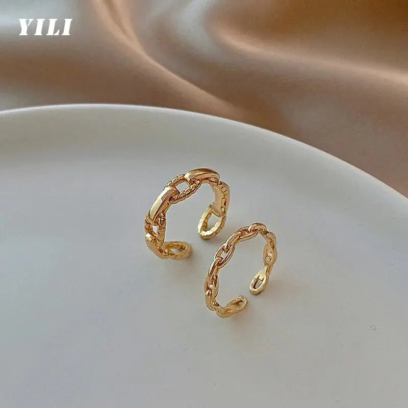 Chic Twisted Geometric Ring Vivareflex Online