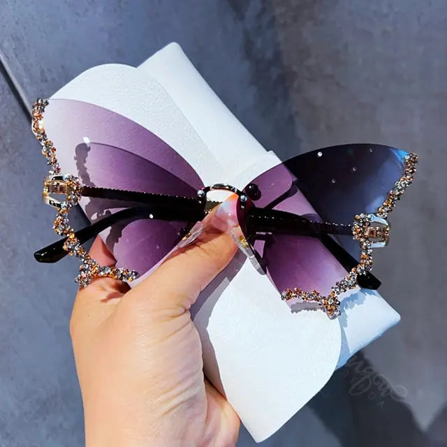 Gafas de sol con forma de mariposa y diamantes