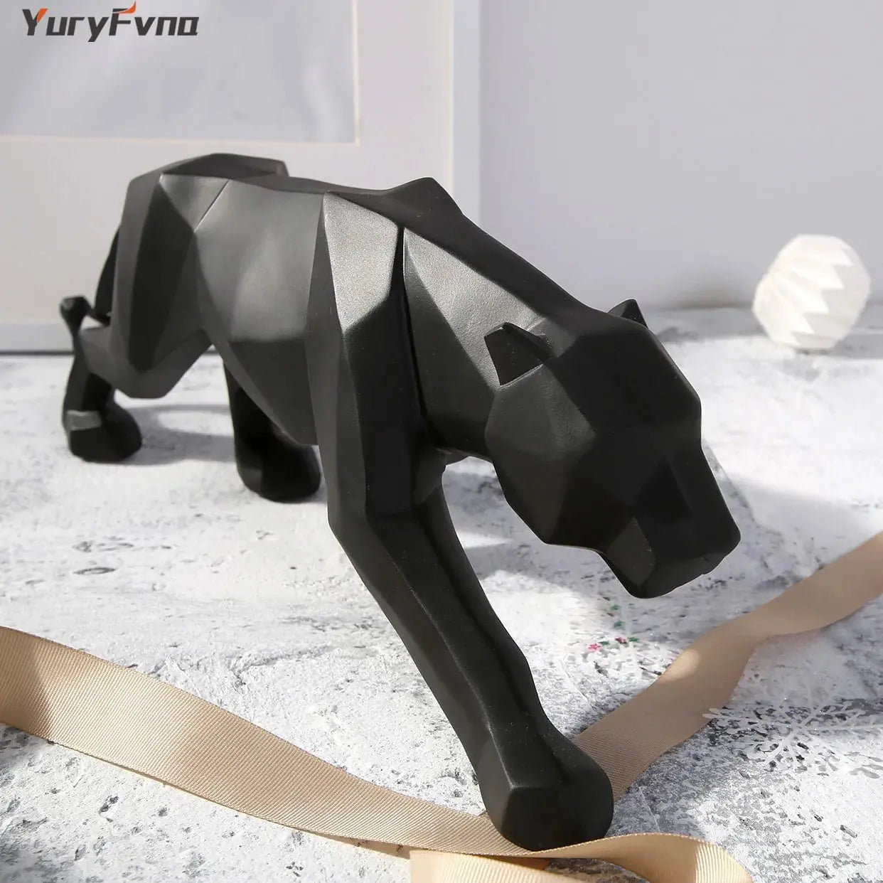 Elegant Resin Leopard Figurine: Chic Home Decor Vivareflex Online