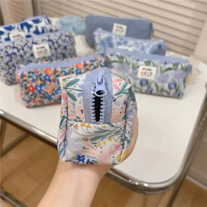 Fashion Blue Fresh Flower Make-up Bag Makeup Brush Organizer Cosmetic Storage Bag Student Large Capacity Pen Bag Pencil Pouch Ultimate Bag Store