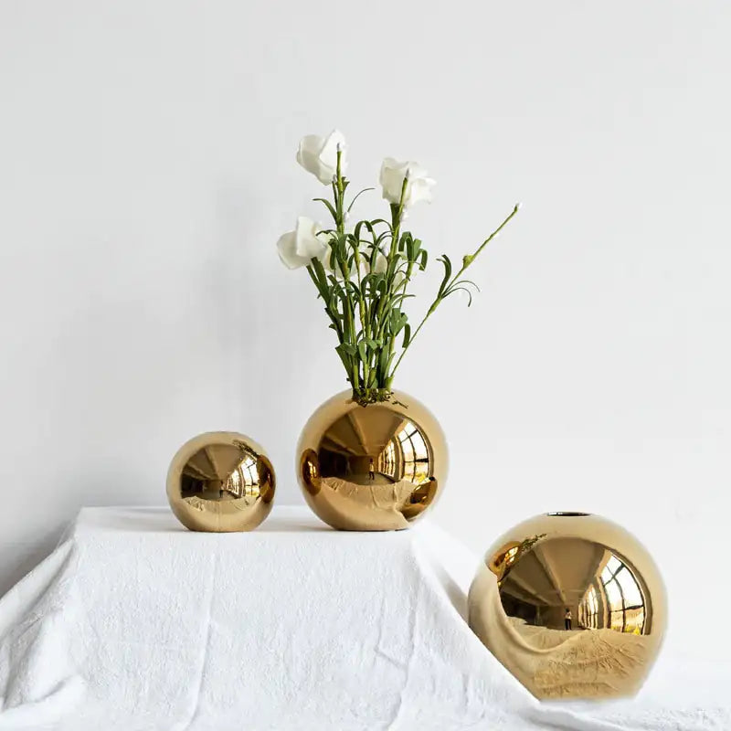 Golden Ceramic Ball Vase_Vivareflex_Online