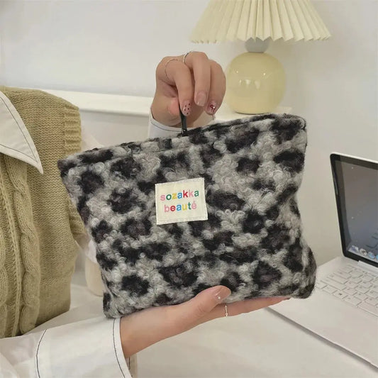 Large Capacity Cosmetic Bag Fashoin New Leopard Print Women Portable Cosmetic Storage Bag Travel Storage Make Up Organizer Case Ultimate Bag Store