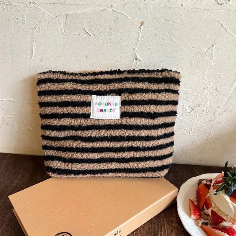 Large Capacity Cosmetic Bag Fashoin New Leopard Print Women Portable Cosmetic Storage Bag Travel Storage Make Up Organizer Case Ultimate Bag Store