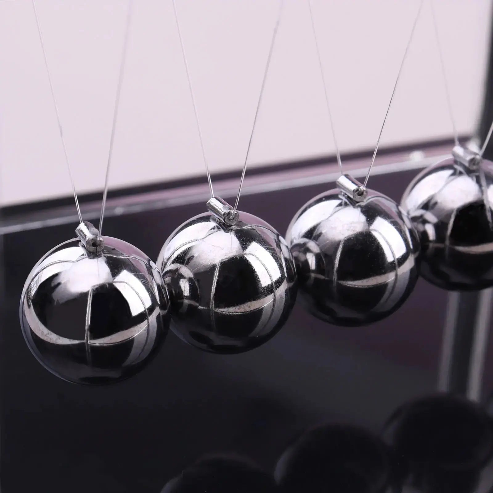 Newton's Pendulum Desk Toy Vivareflex Online