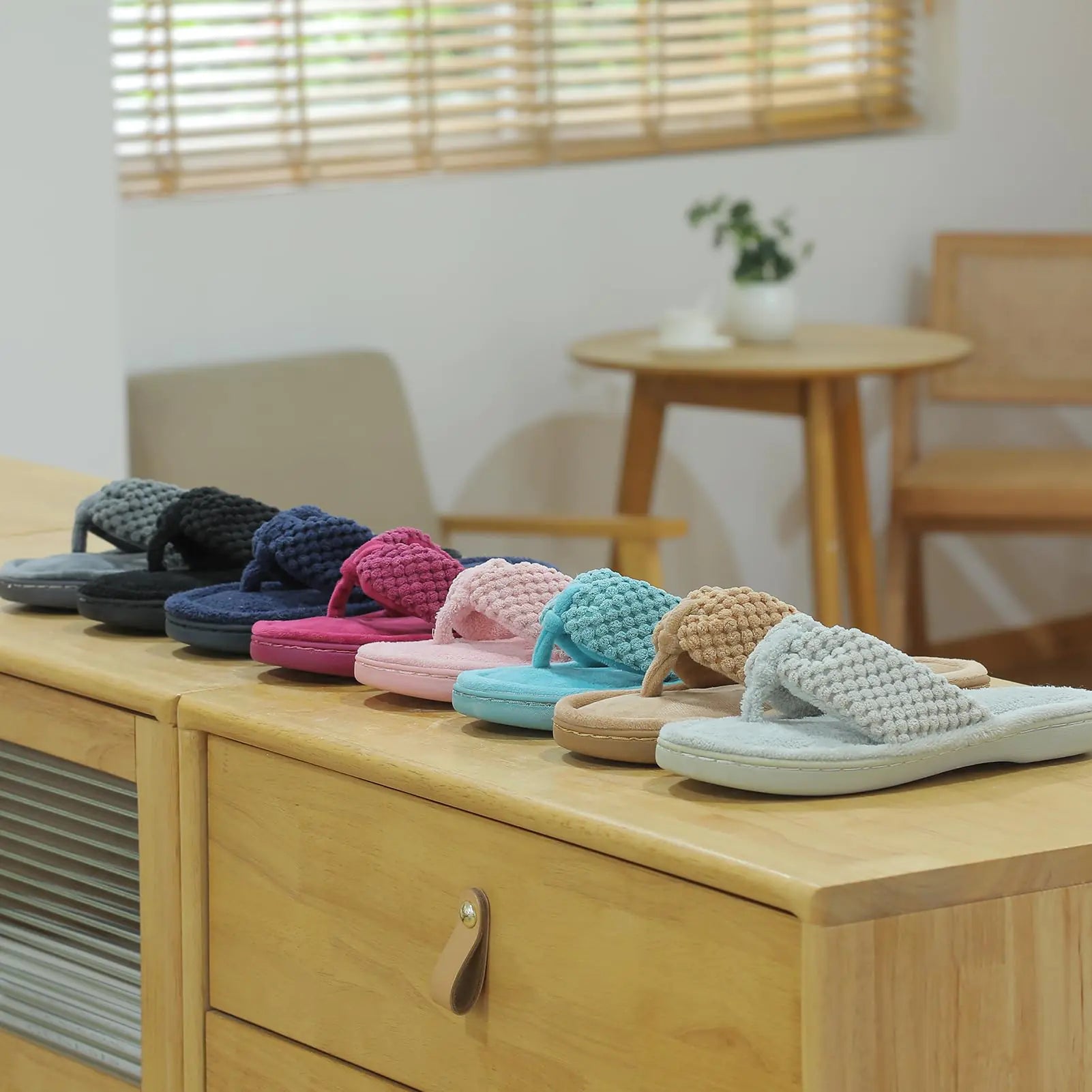 Chaussons tongs en mousse à mémoire de forme pour femmes Parlovable - Chaussures de maison respirantes et confortables à bout ouvert avec semelle en caoutchouc antidérapante