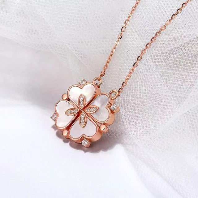 Stylish Heart-Shaped Clover Pendant Necklace_Vivareflex_Online