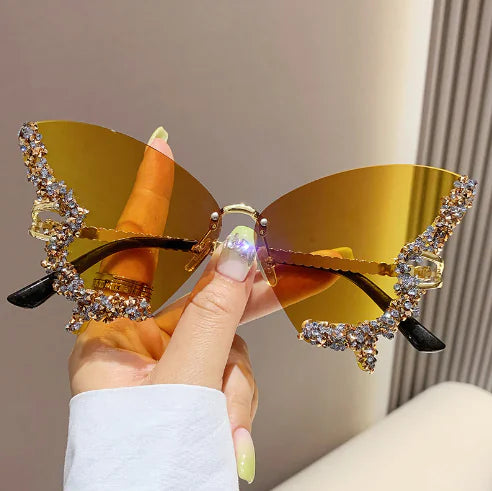 Gafas de sol con forma de mariposa y diamantes