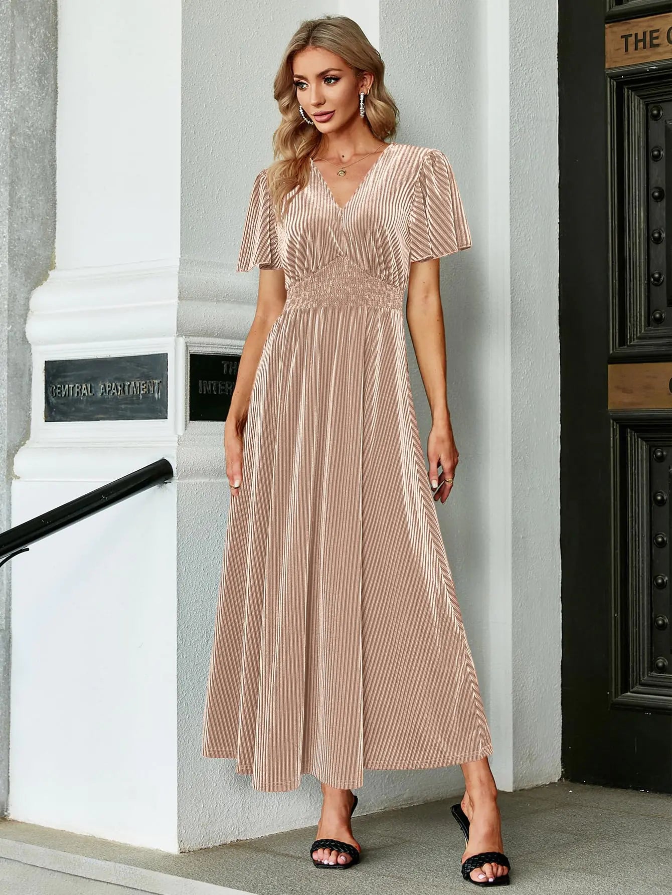 Simplee Vestido largo de terciopelo con escote en V para mujer, manga corta, talle imperio, vestido formal largo para invitada de boda, talla grande, 4 # champán 