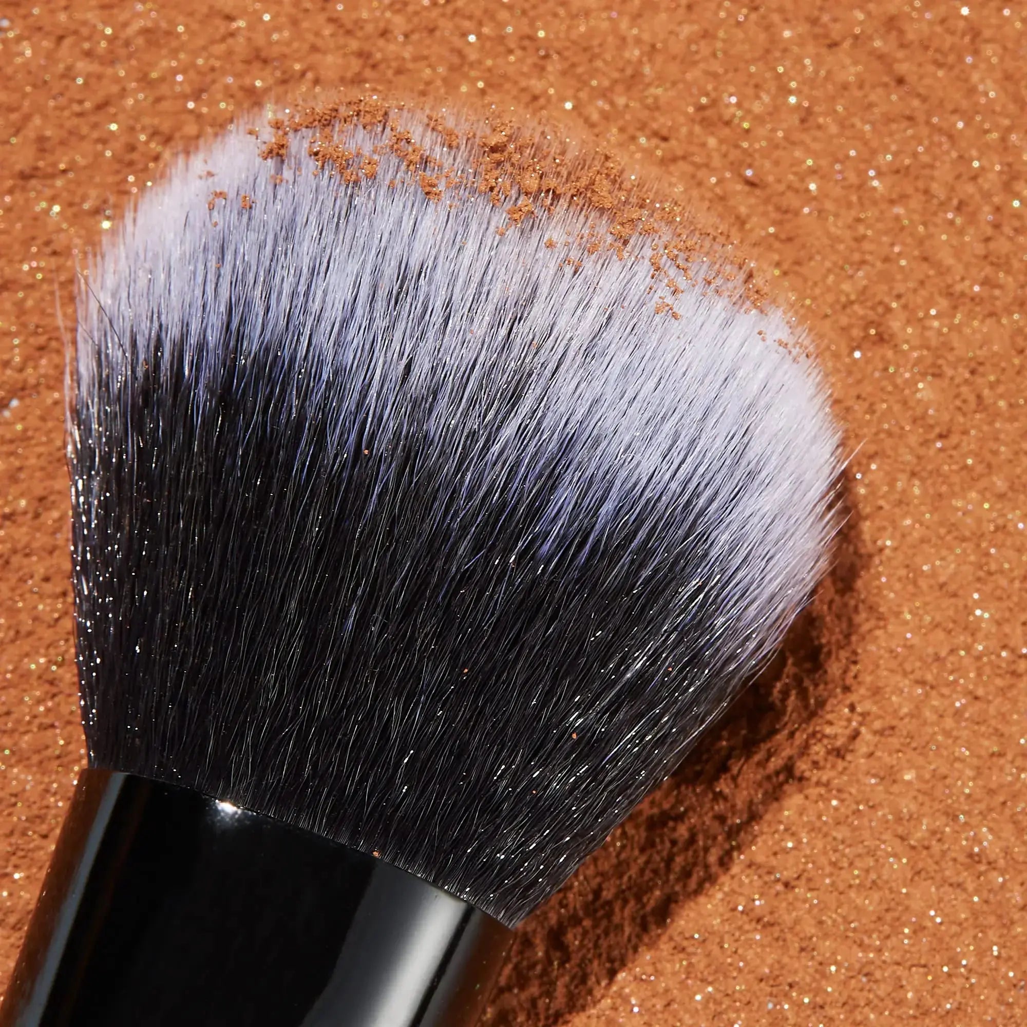 e.l.f. Flawless Face Brush – Vegan Makeup Tool for Perfect Contouring, Blush, and Bronzer - Vivareflex Online