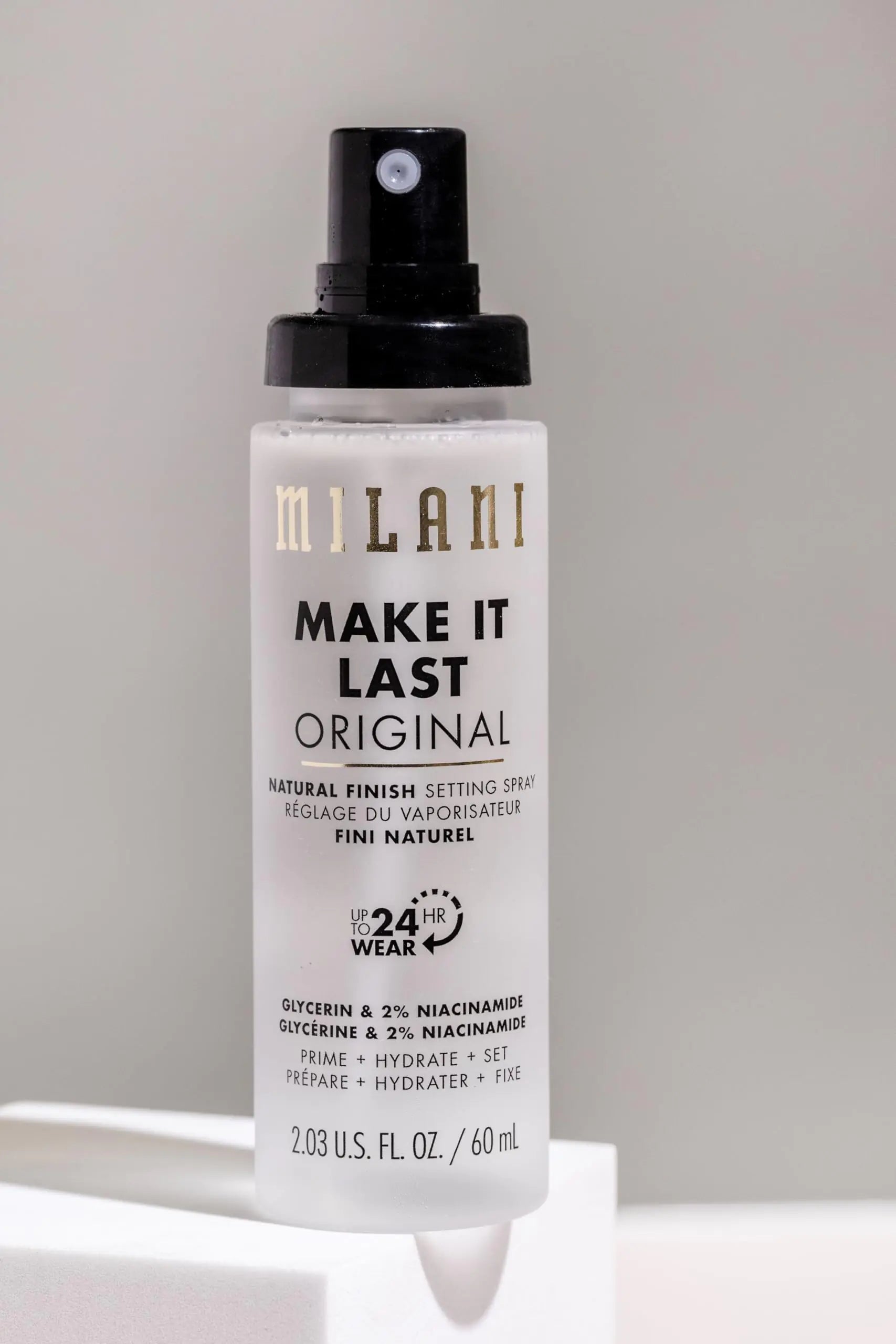 Milani Make It Last Original - Spray fijador de acabado natural Spray fijador y base 3 en 1: Prime + Correct + Set Spray y base de acabado de maquillaje - Spray y base de maquillaje de larga duración 2.03 Fl. Oz 