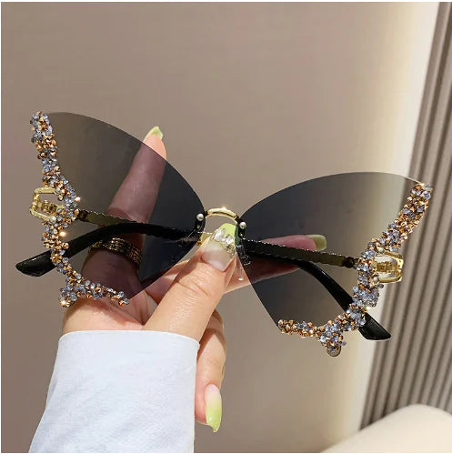 Gafas de sol con forma de mariposa y diamantes