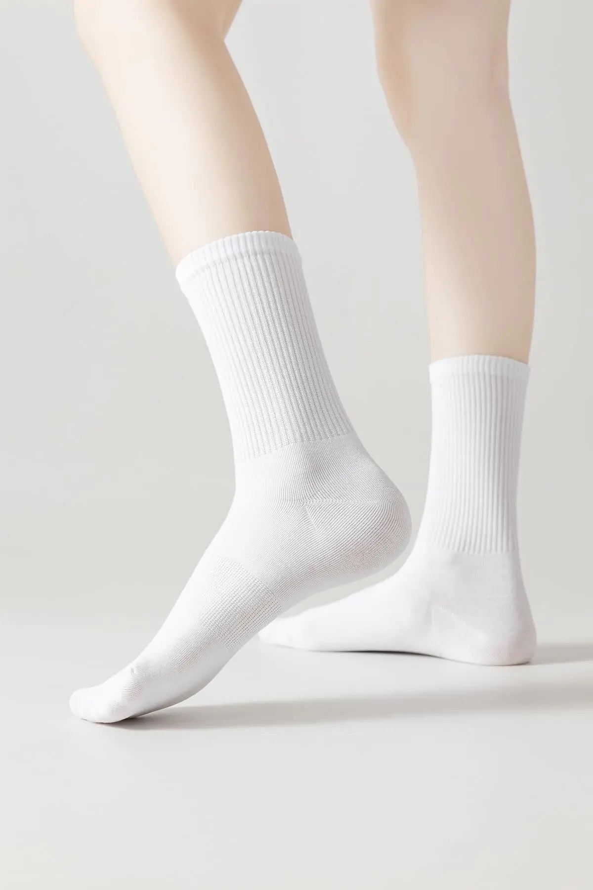 Chaussettes mi-mollet pour femmes ACCFOD en coton fin, longues, avec soutien de la voûte plantaire, chaussettes d'entraînement décontractées, 5 paires, 9-11, blanc/noir