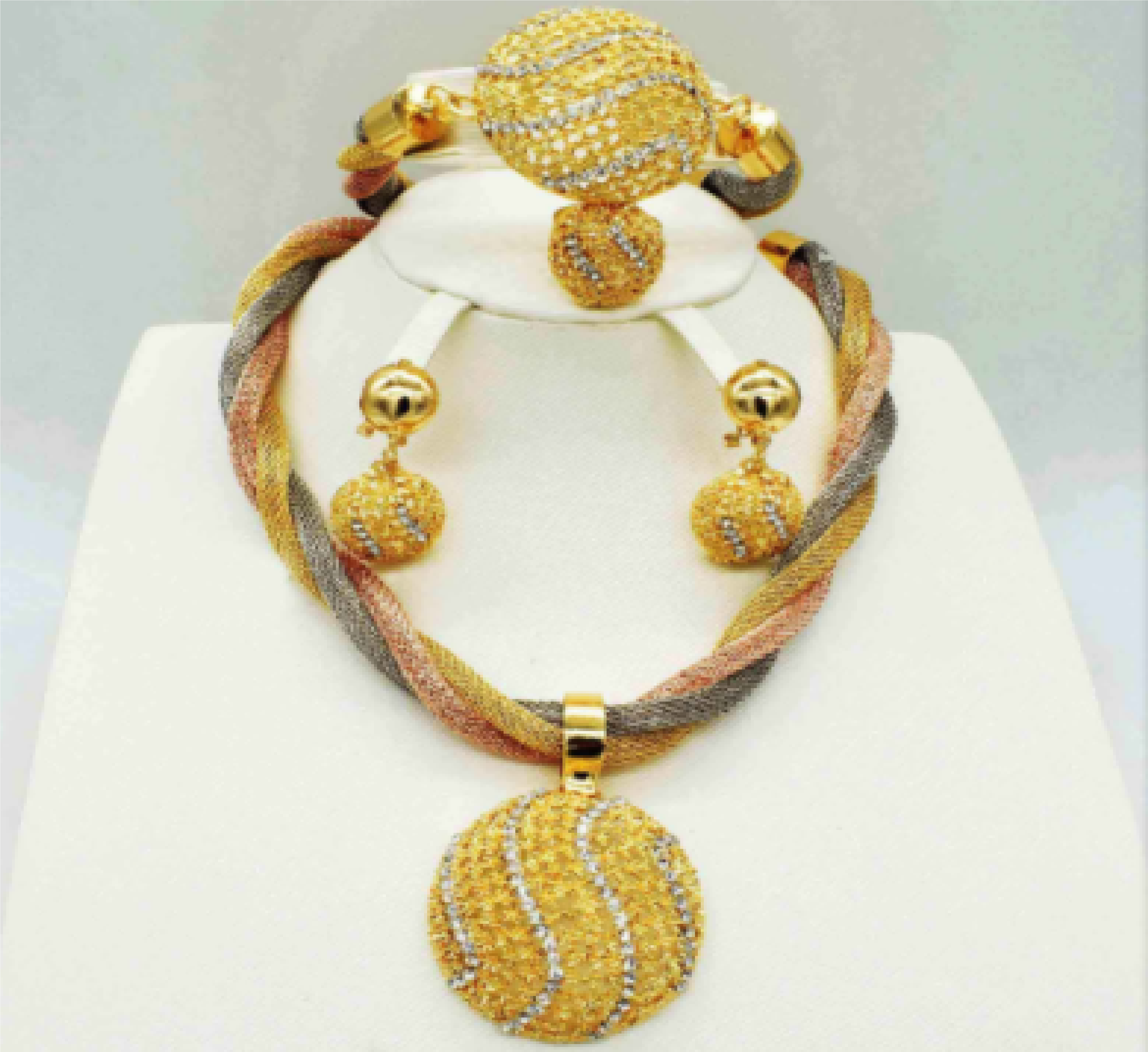 Conjunto de joyas de oro fino