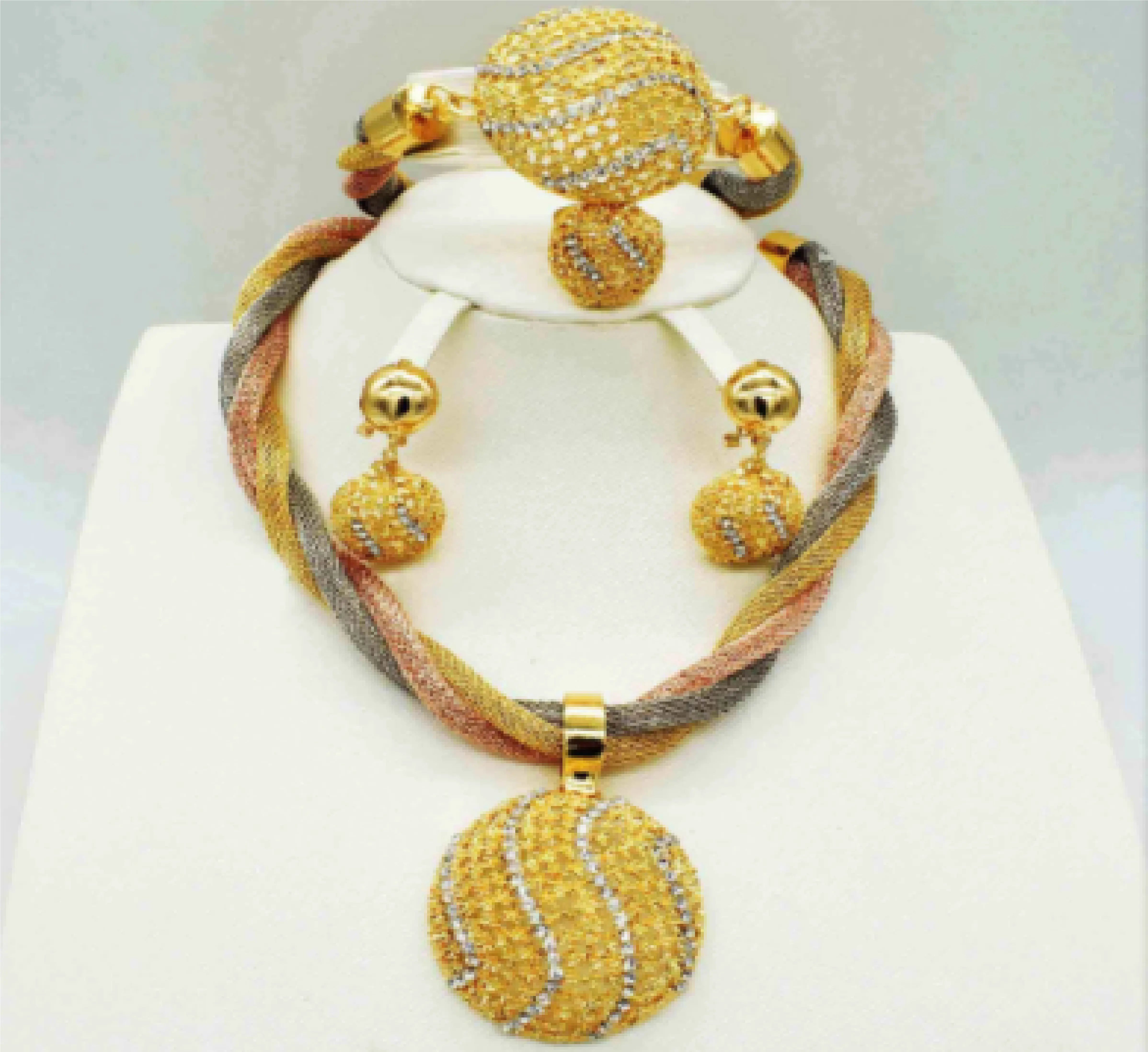 Jewelry Set Is the Perfect Finishing Touch_Vivareflex_Online