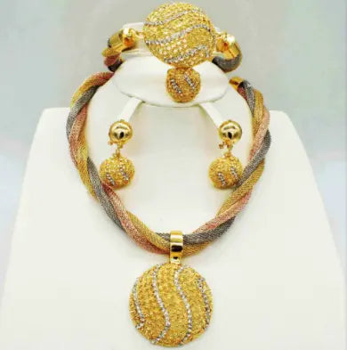 Jewelry Set Is Perfect Finishing Touch_Vivareflex_Online
