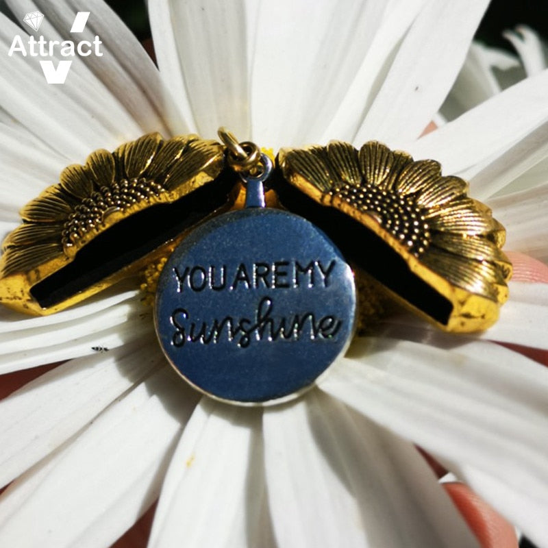 Collar con colgante de girasol