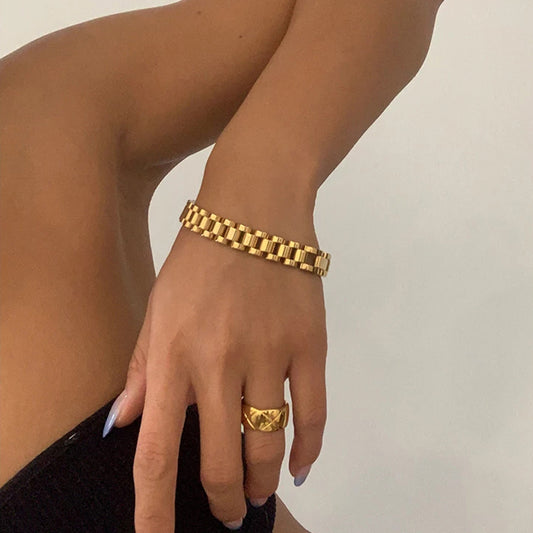 Pulsera bañada en oro