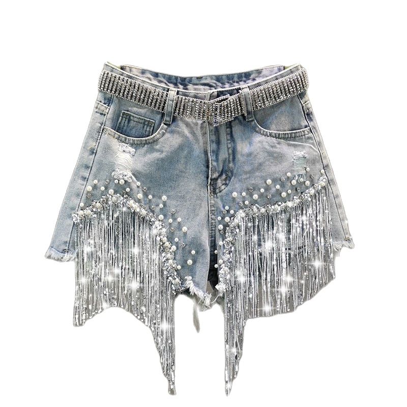 Short en jean avec perles et pompons