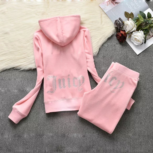 Sudadera y pantalón con diamantes Juicy